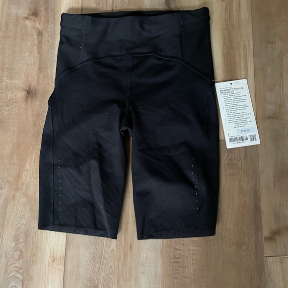 Lululemon SenseKnit Running HR Short 10. Brooks Method 8. Nike Epic Luxe. - Picture 9 of 11